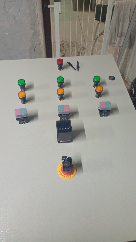 painel-comando-eletrico-sp - Porta de comando elétrico com sinalizadores LED e botão de emergência em São Paulo