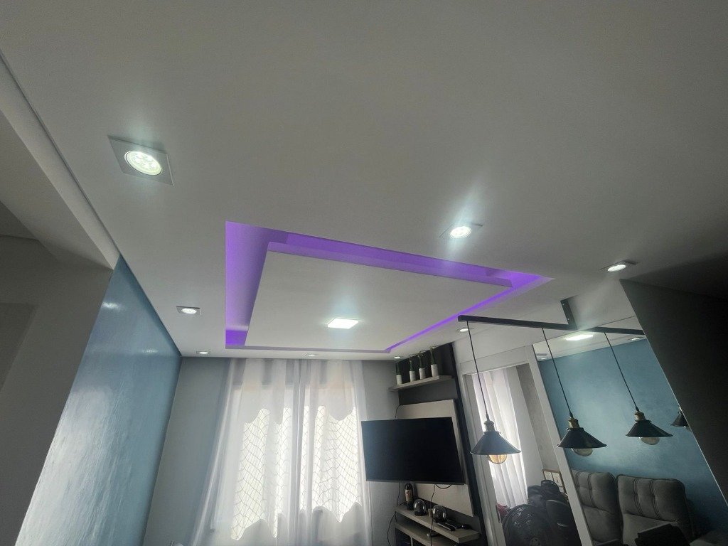 instalacao-sanca-gesso-led-sp - Sanca invertida de gesso com iluminação indireta em fita de LED e spots